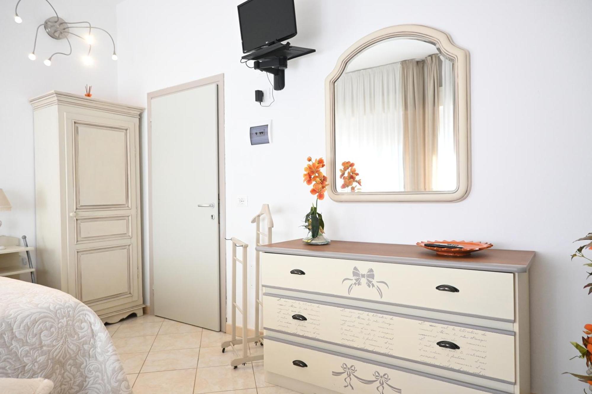 La Mimosa Hotel Болгери Екстериор снимка